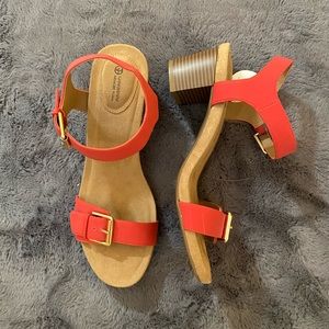 NWT Giani Bernini red block heel sandals size 9.5